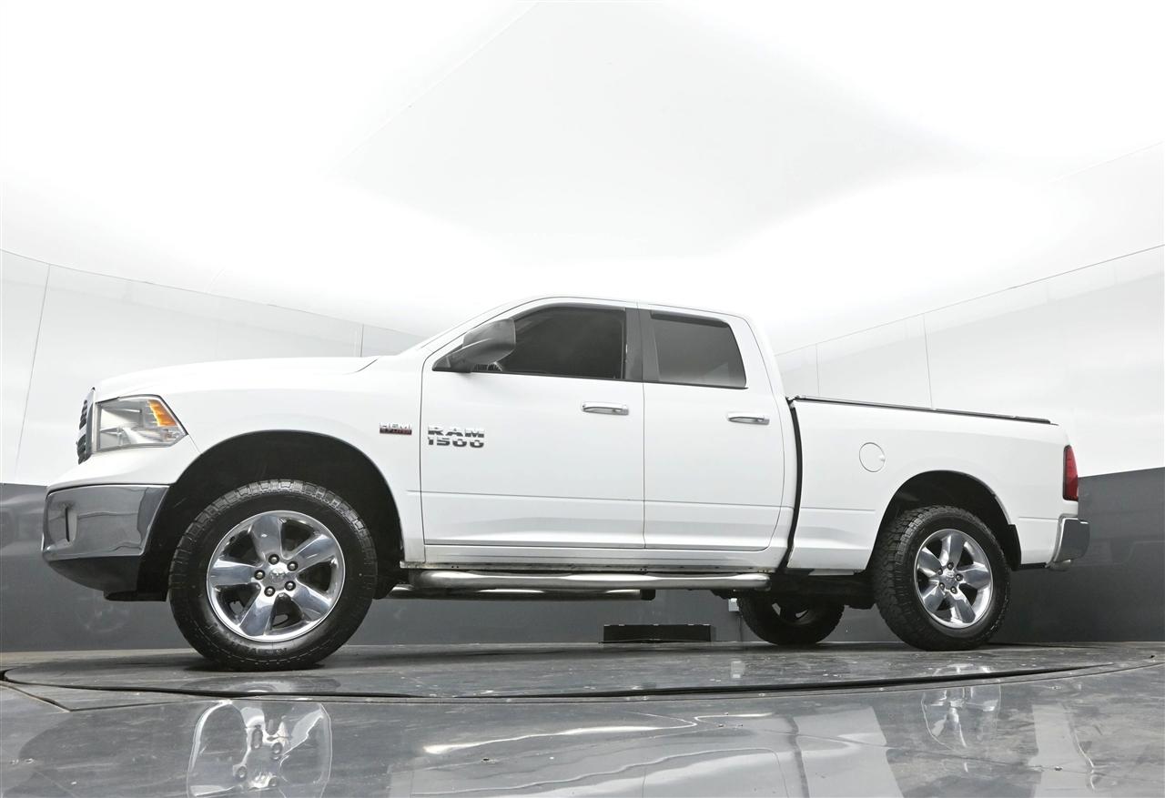 RAM 1500 SLT Quad Cab 4WD 2015