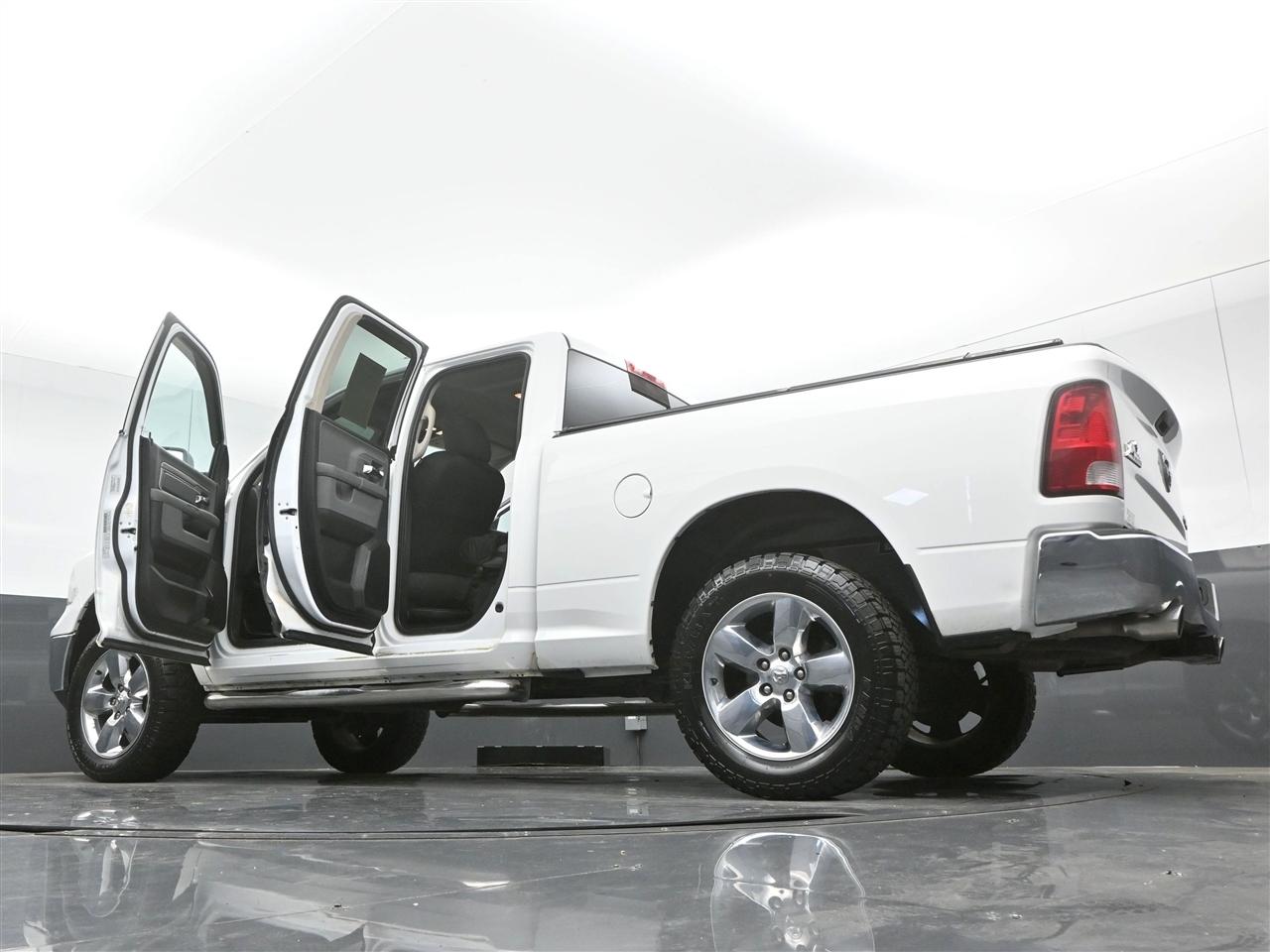 RAM 1500 SLT Quad Cab 4WD 2015