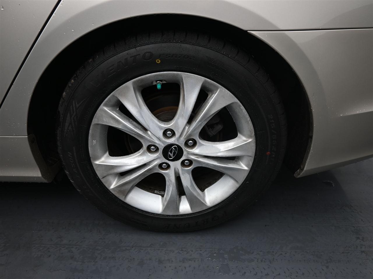 Hyundai Sonata Limited Auto 2011