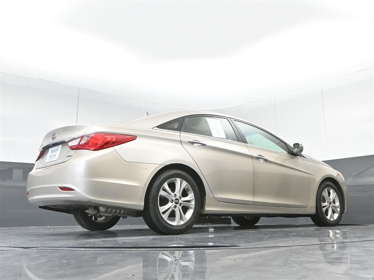 Hyundai Sonata Limited Auto 2011
