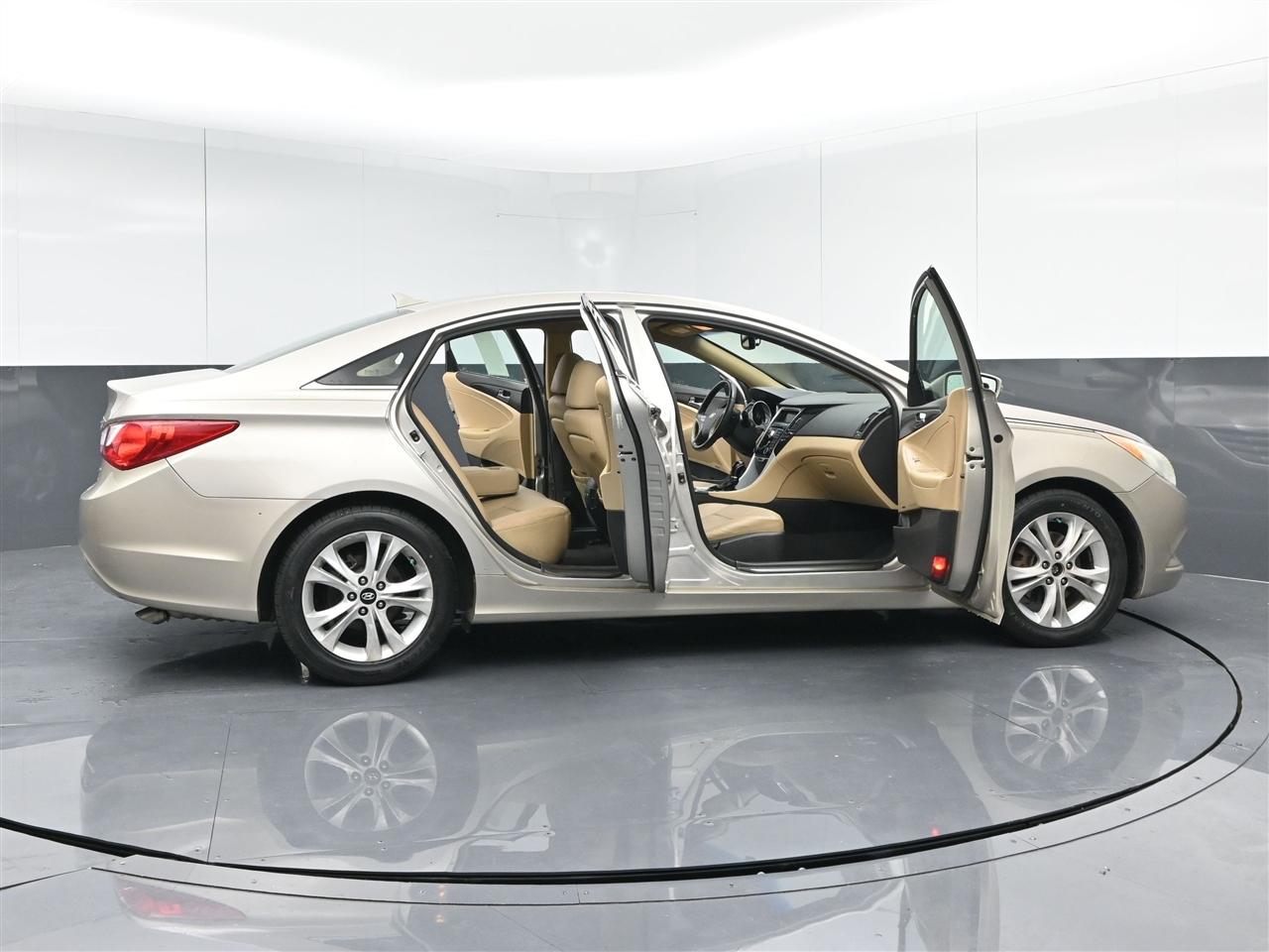 Hyundai Sonata Limited Auto 2011