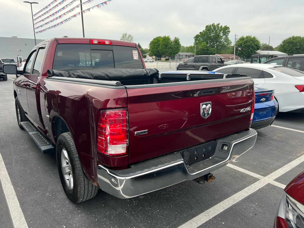 RAM 1500 SLT Quad Cab 4WD 2017