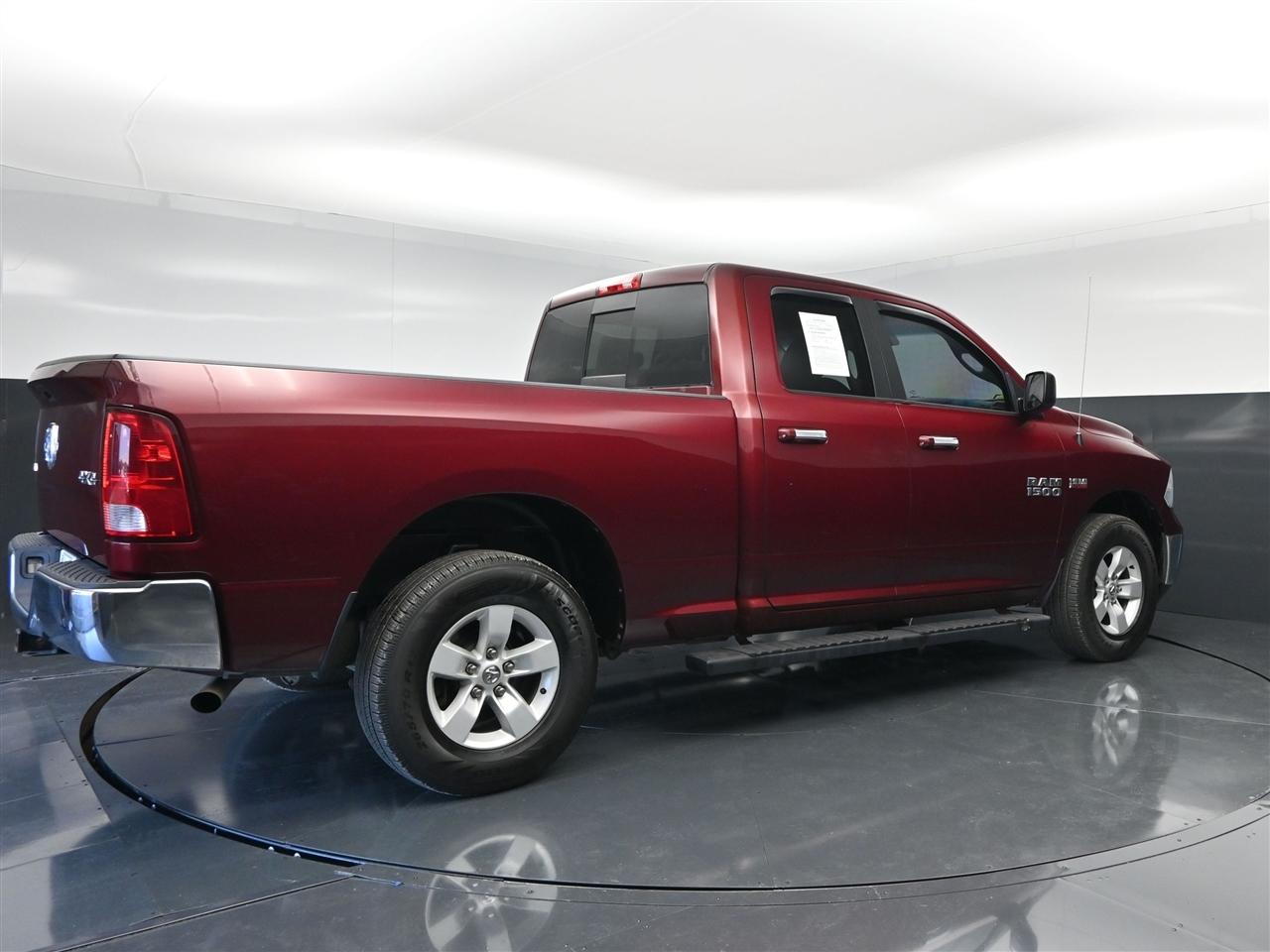 RAM 1500 SLT Quad Cab 4WD 2017