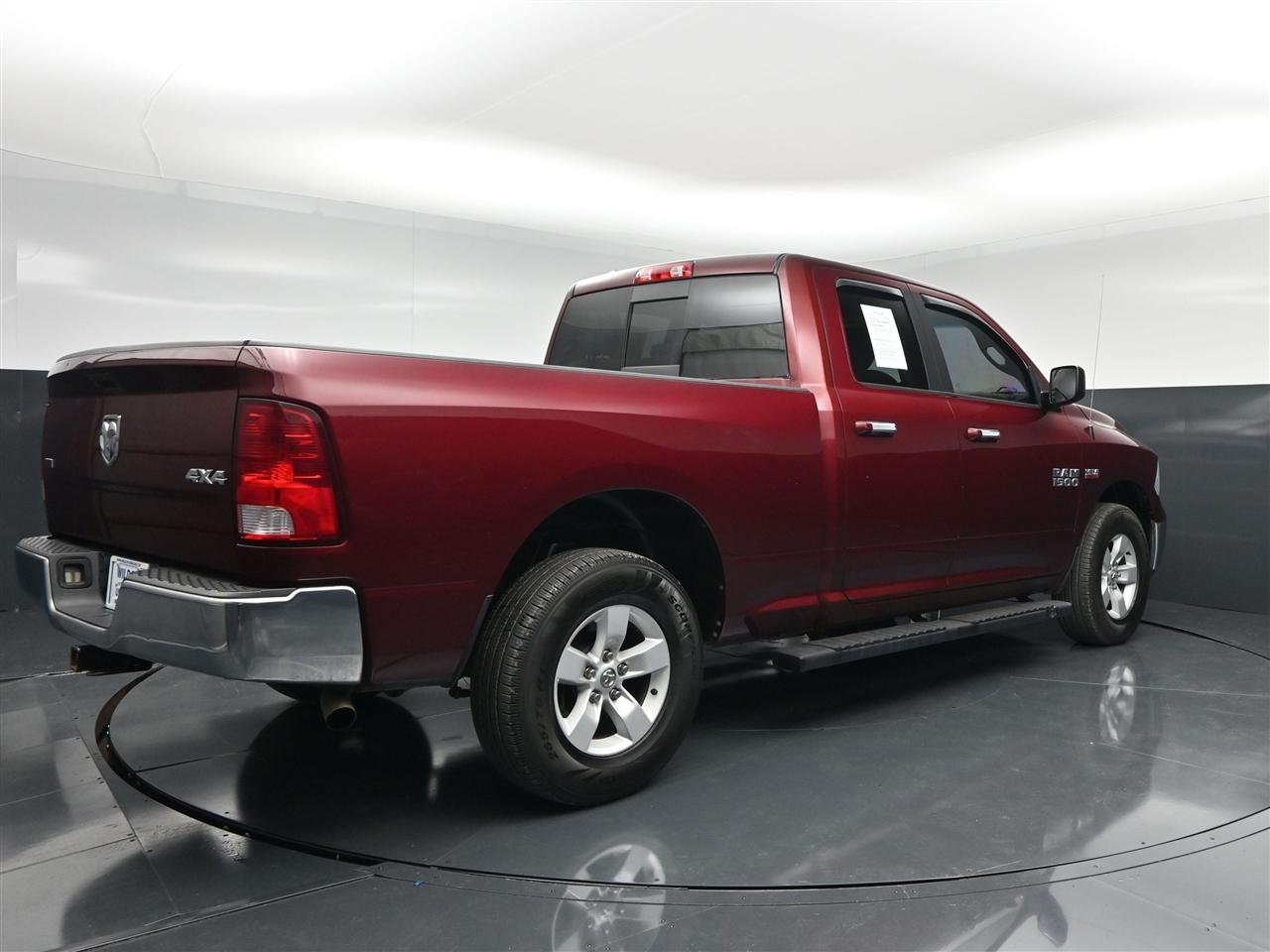 RAM 1500 SLT Quad Cab 4WD 2017