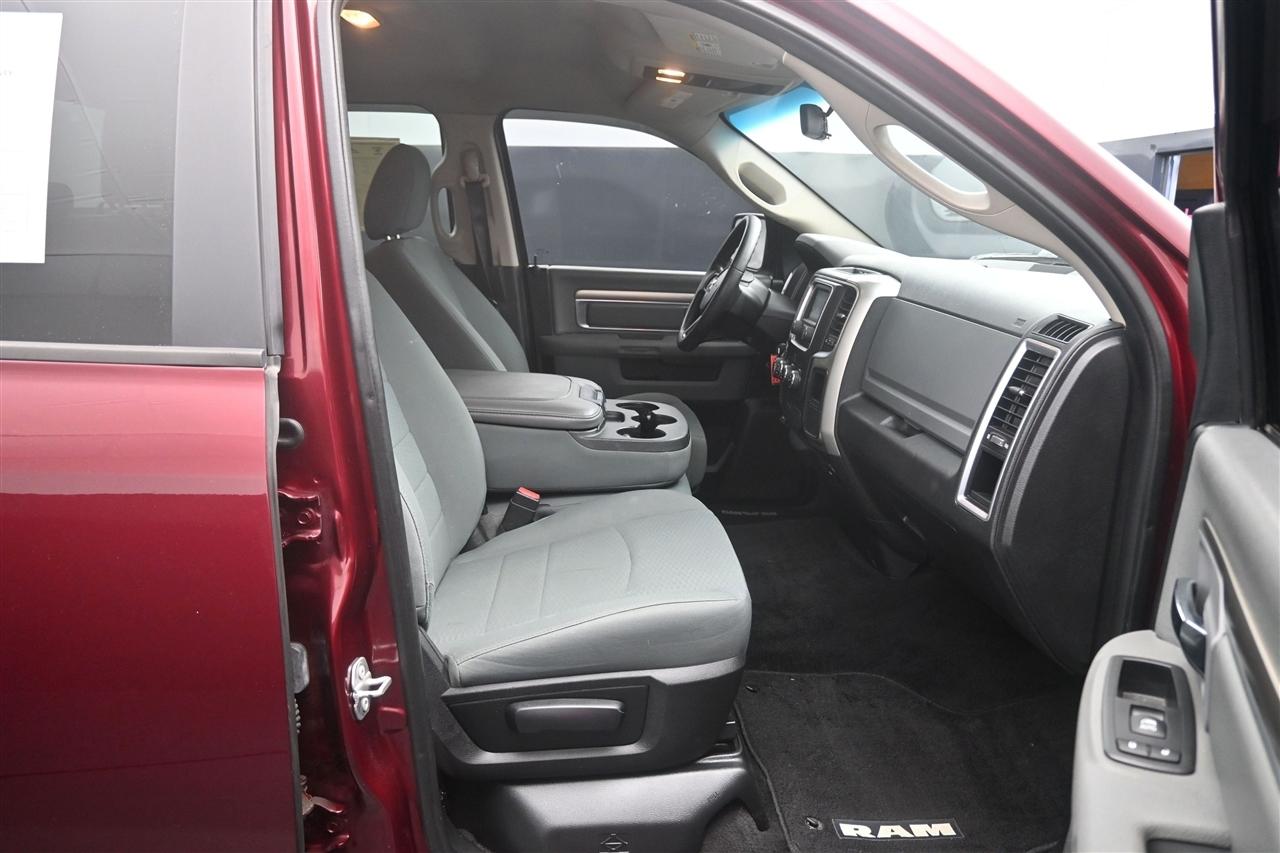 RAM 1500 SLT Quad Cab 4WD 2017
