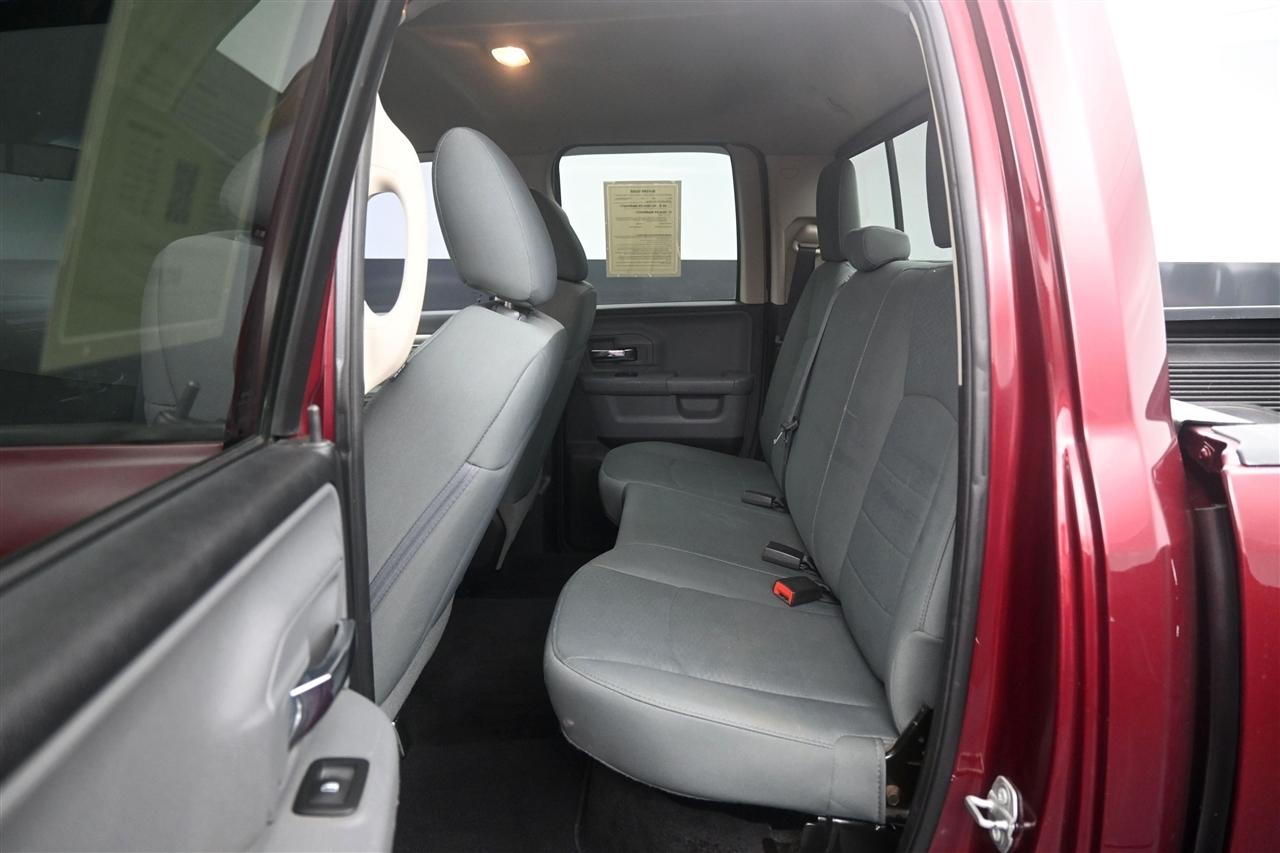 RAM 1500 SLT Quad Cab 4WD 2017