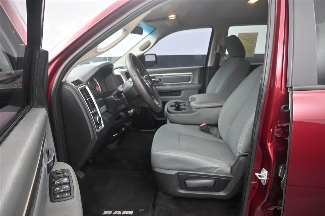 RAM 1500 SLT Quad Cab 4WD 2017