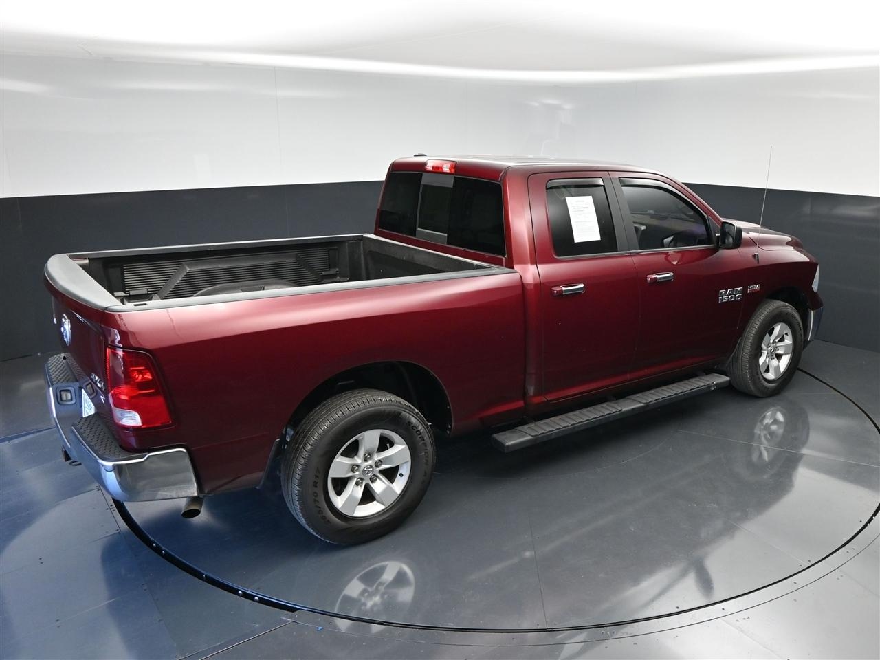 RAM 1500 SLT Quad Cab 4WD 2017