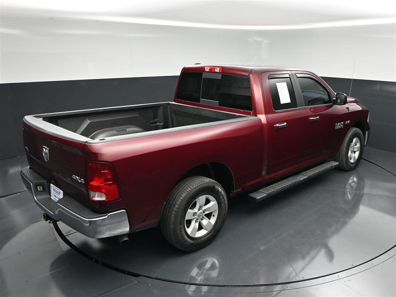 RAM 1500 SLT Quad Cab 4WD 2017