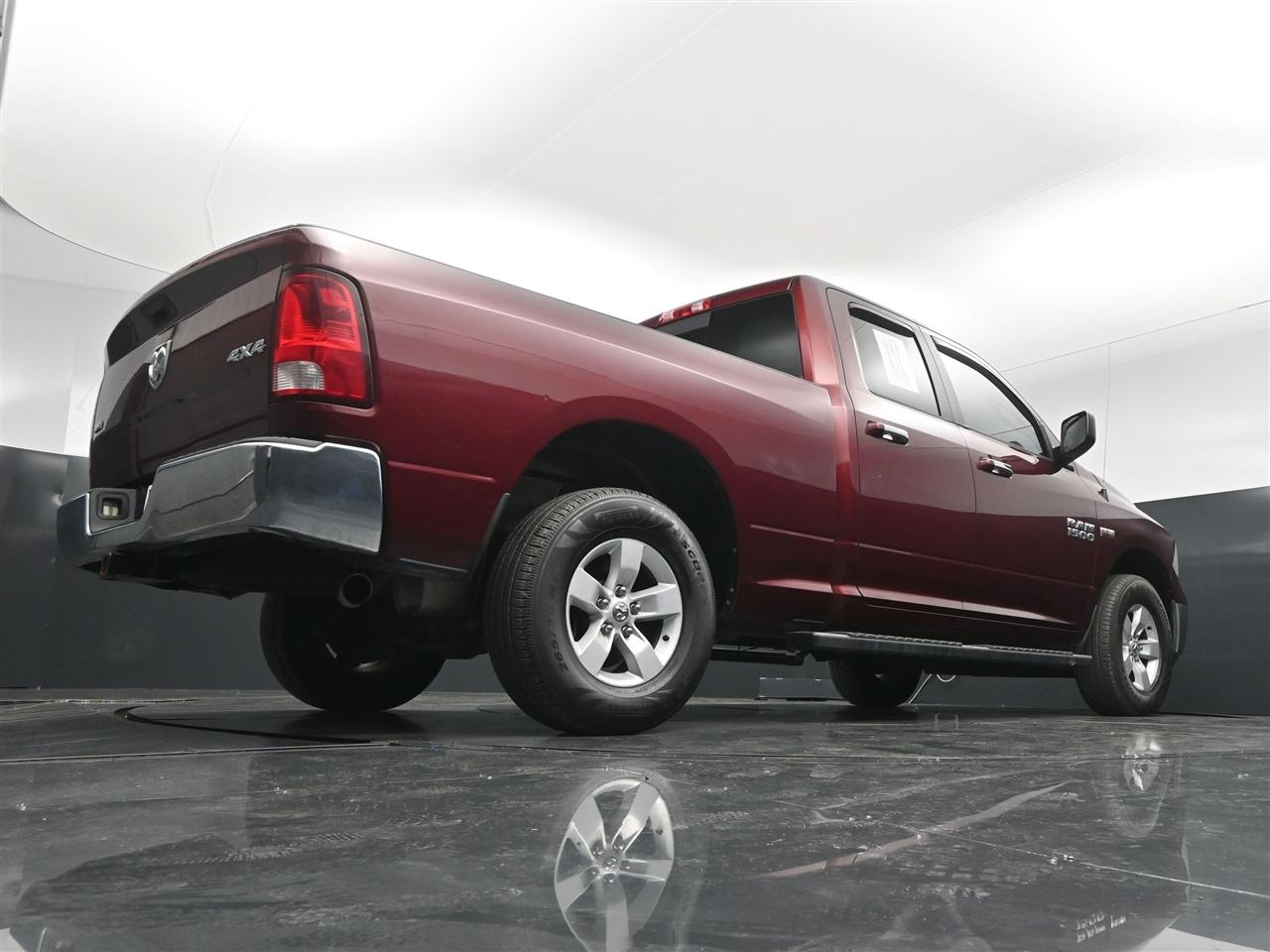 RAM 1500 SLT Quad Cab 4WD 2017