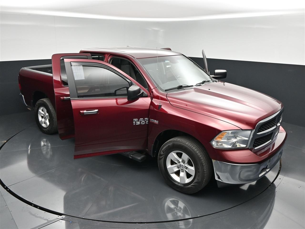 RAM 1500 SLT Quad Cab 4WD 2017