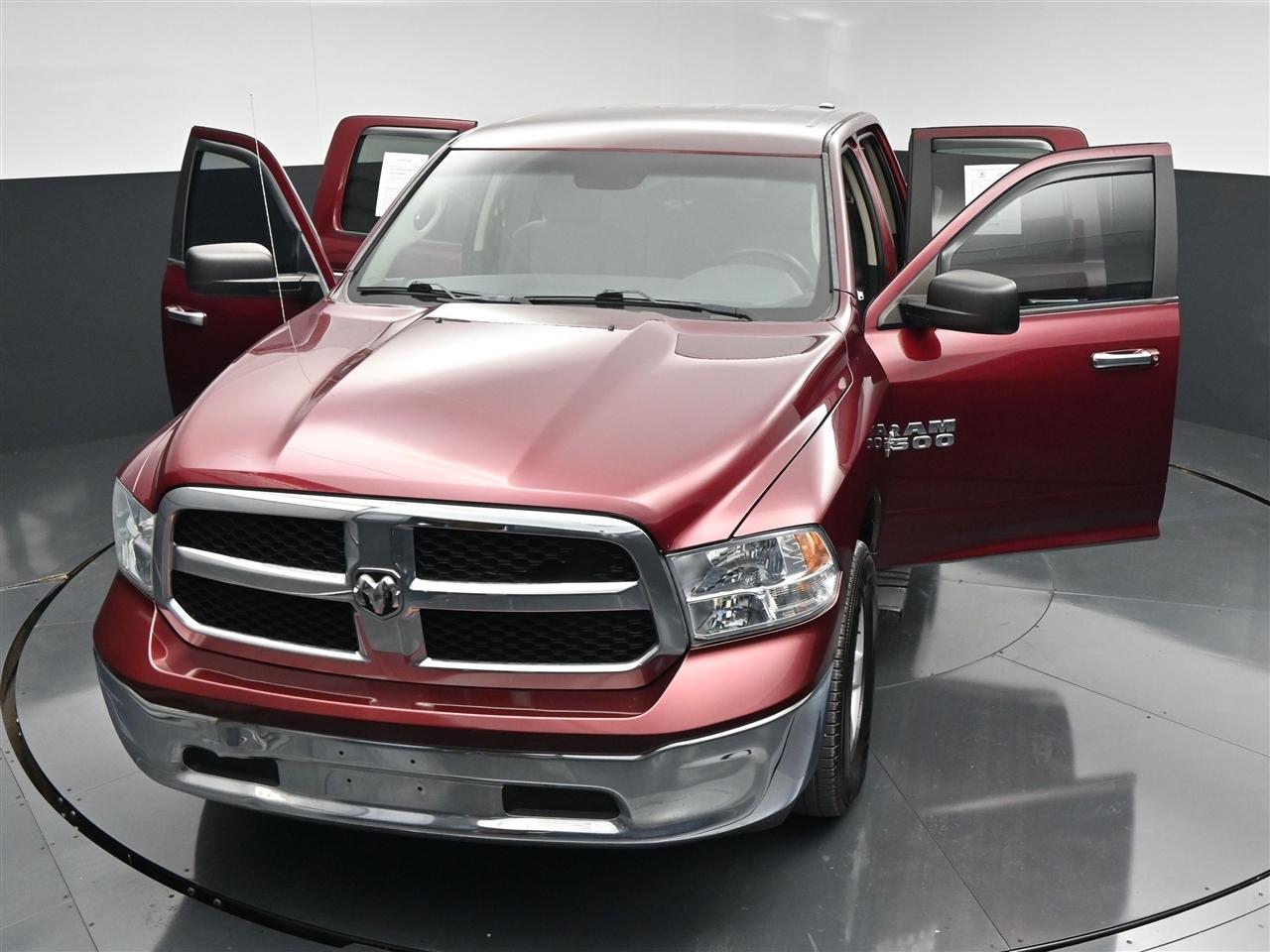 RAM 1500 SLT Quad Cab 4WD 2017