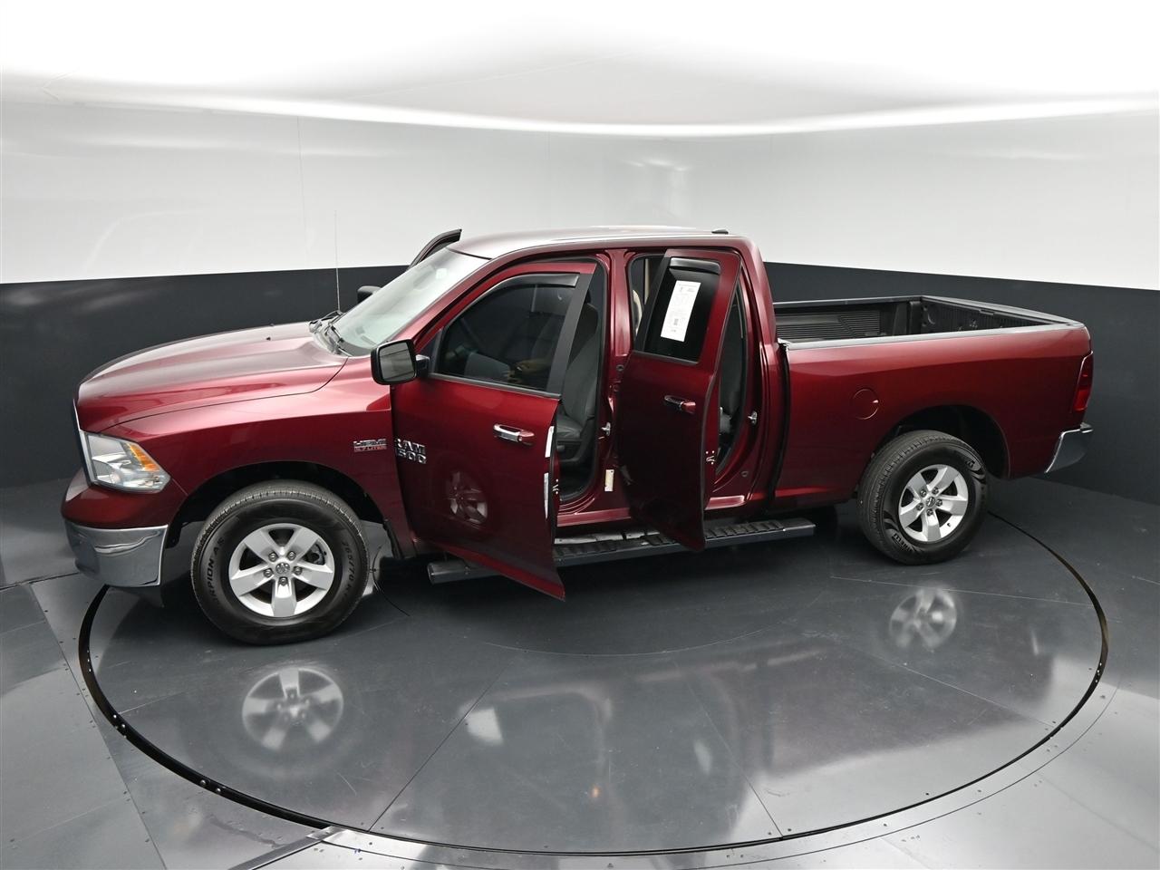 RAM 1500 SLT Quad Cab 4WD 2017