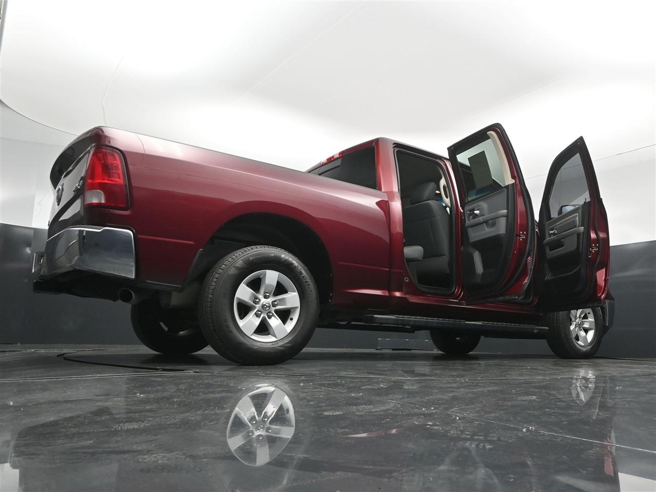 RAM 1500 SLT Quad Cab 4WD 2017