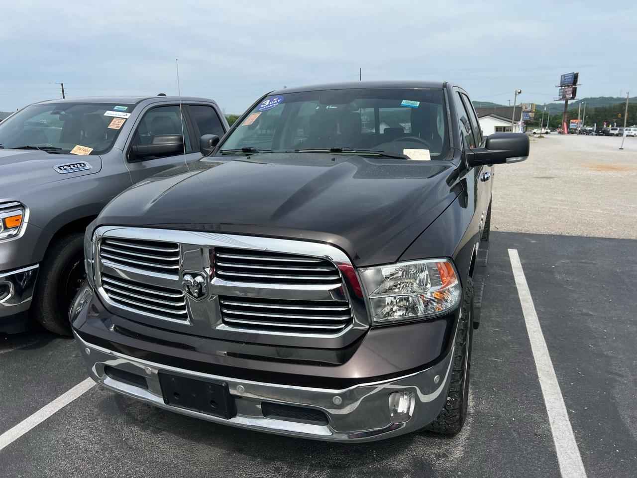 RAM 1500 SLT Crew Cab SWB 4WD 2017