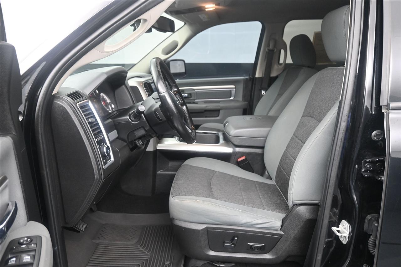 RAM 1500 Classic Tradesman Crew Cab SWB 4WD 2019