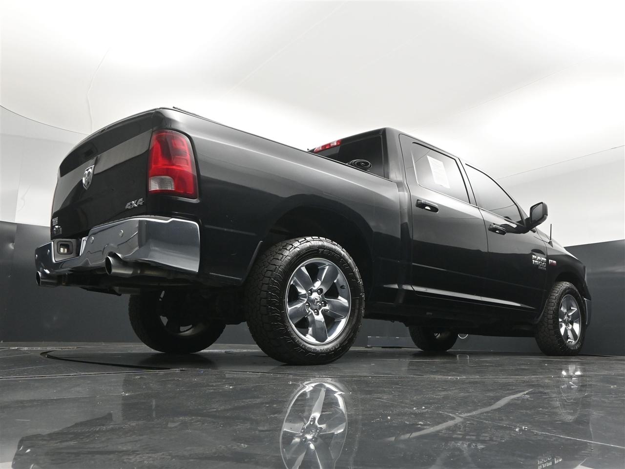 RAM 1500 Classic Tradesman Crew Cab SWB 4WD 2019
