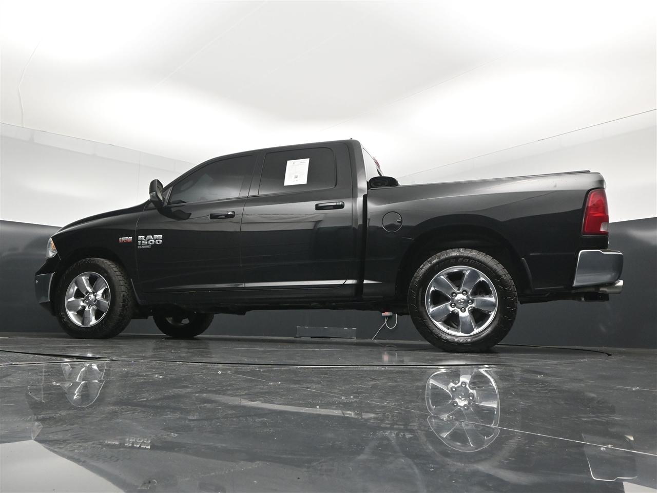 RAM 1500 Classic Tradesman Crew Cab SWB 4WD 2019