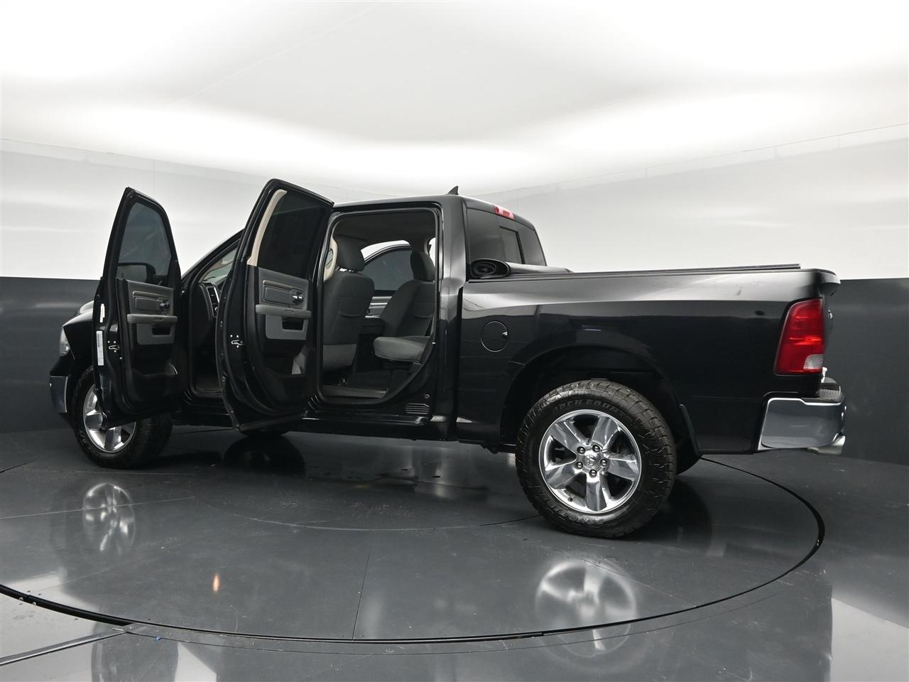 RAM 1500 Classic Tradesman Crew Cab SWB 4WD 2019
