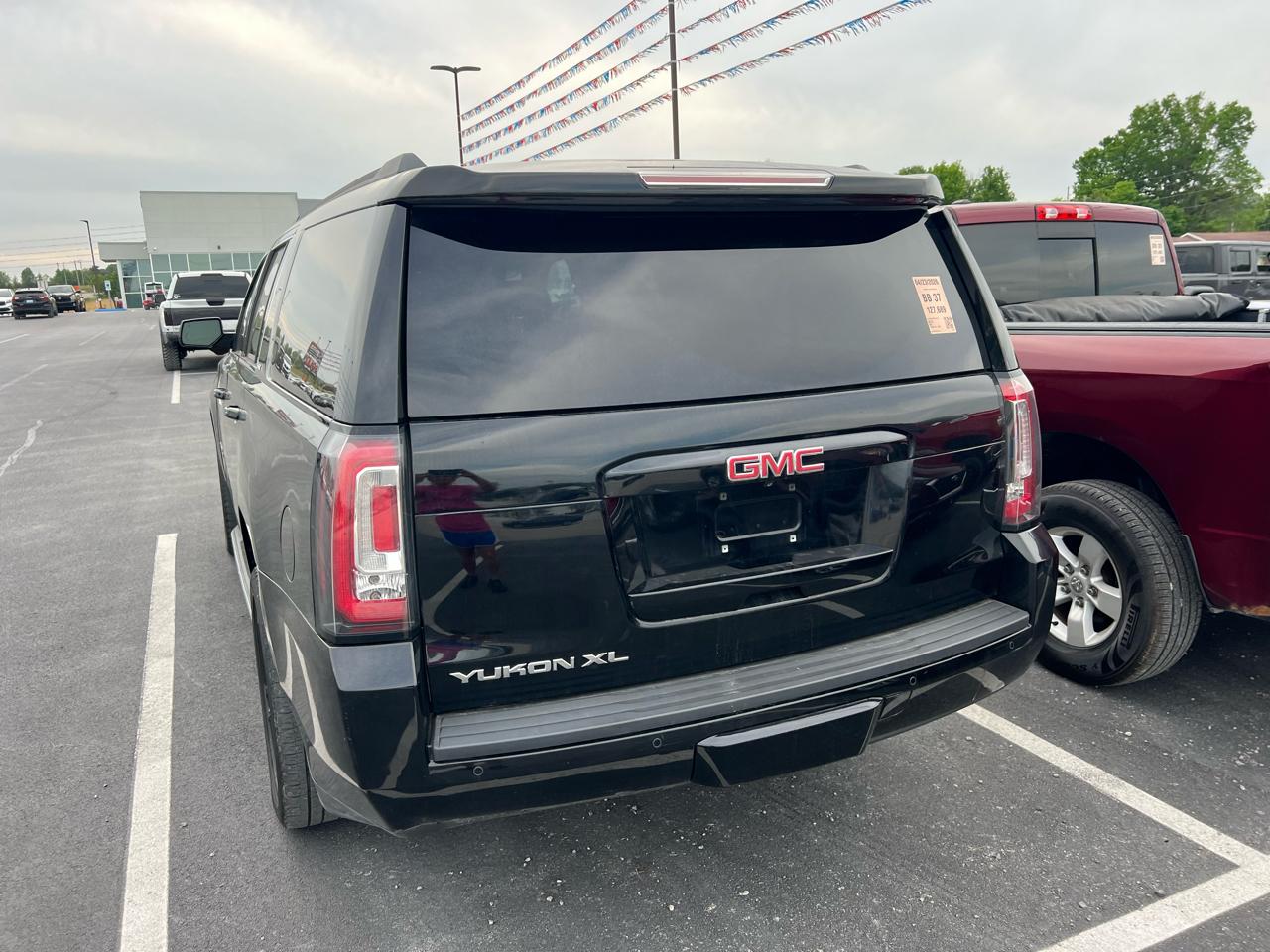 GMC Yukon XL SLT 1/2 Ton 4WD 2015