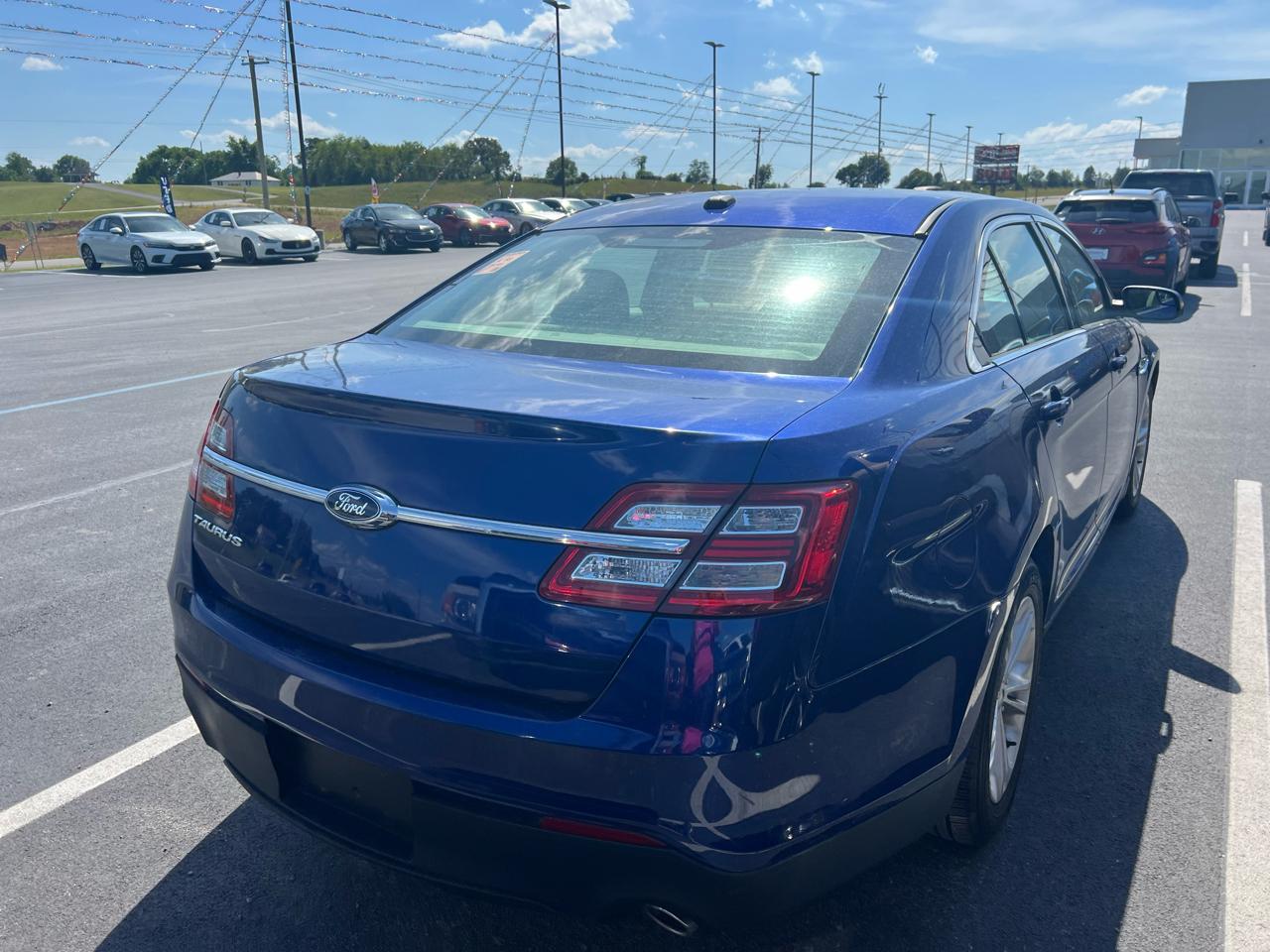 Ford Taurus SE FWD 2015