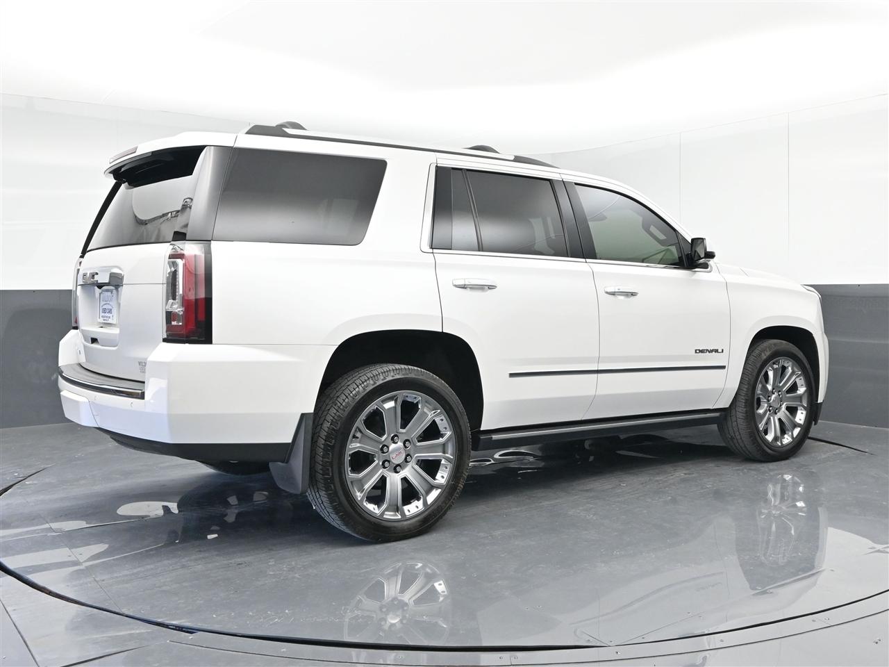 GMC Yukon Denali 4WD 2017