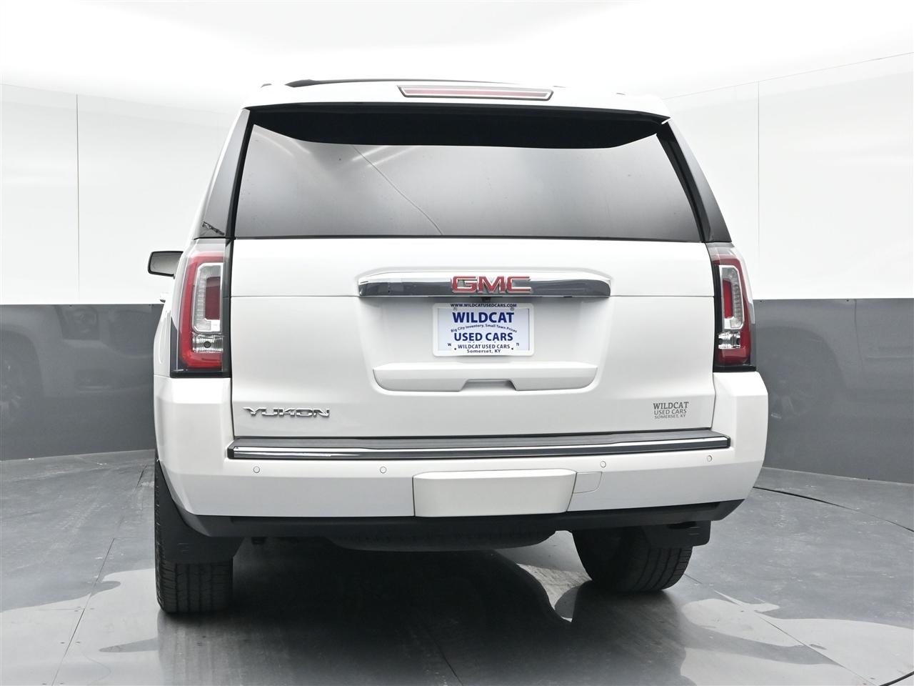 GMC Yukon Denali 4WD 2017