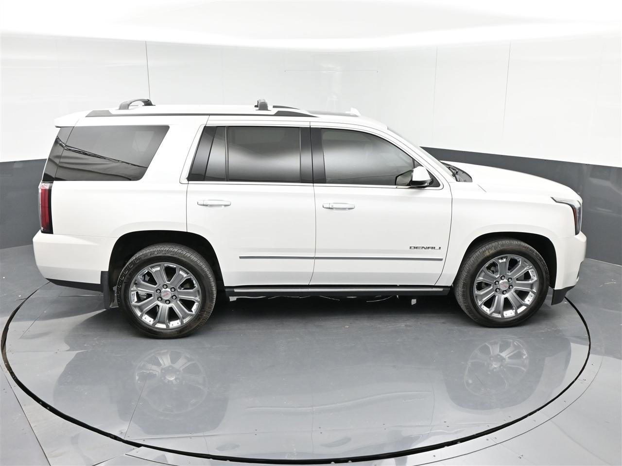 GMC Yukon Denali 4WD 2017