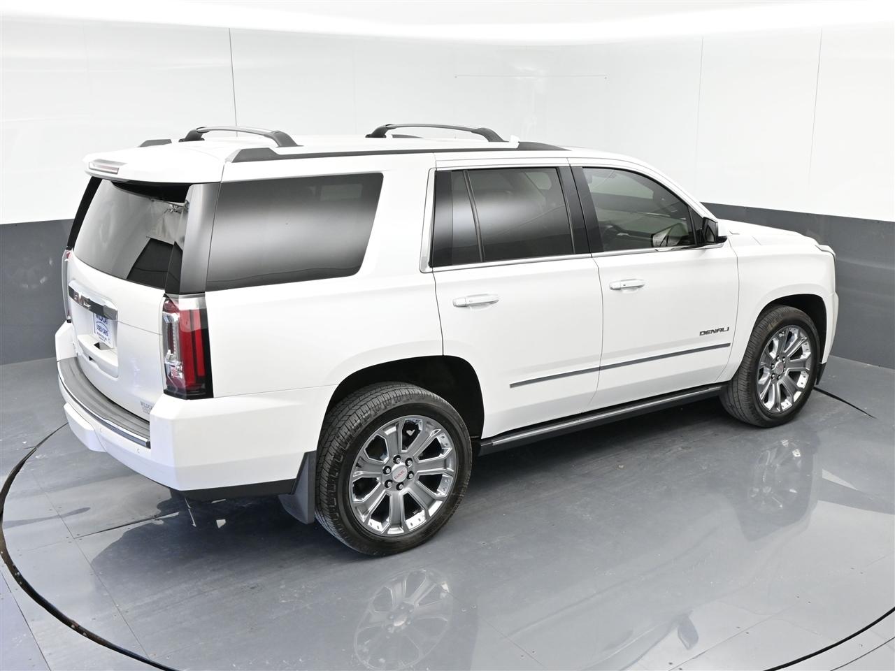 GMC Yukon Denali 4WD 2017