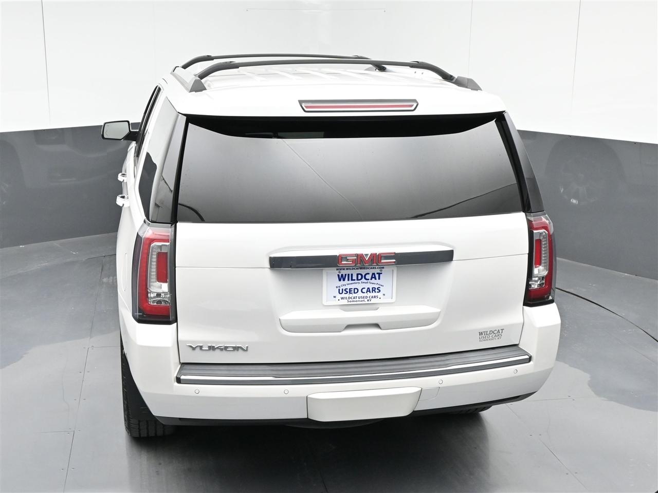 GMC Yukon Denali 4WD 2017