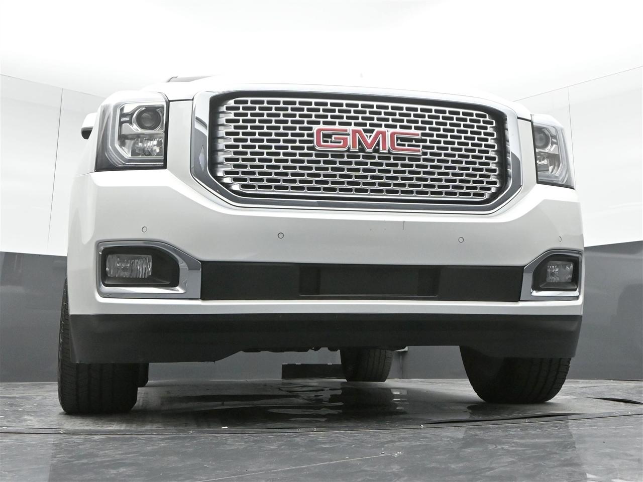 GMC Yukon Denali 4WD 2017
