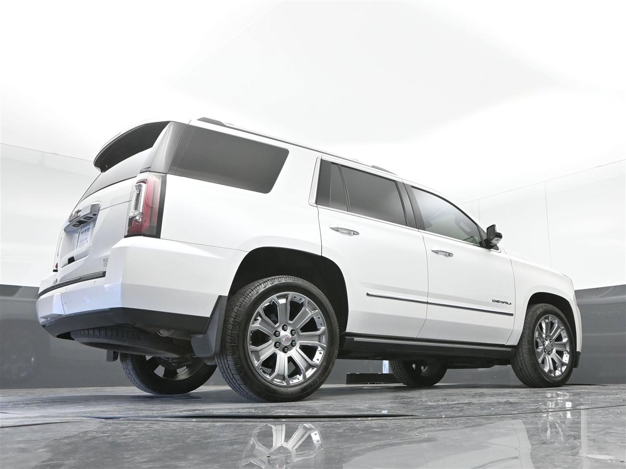 GMC Yukon Denali 4WD 2017