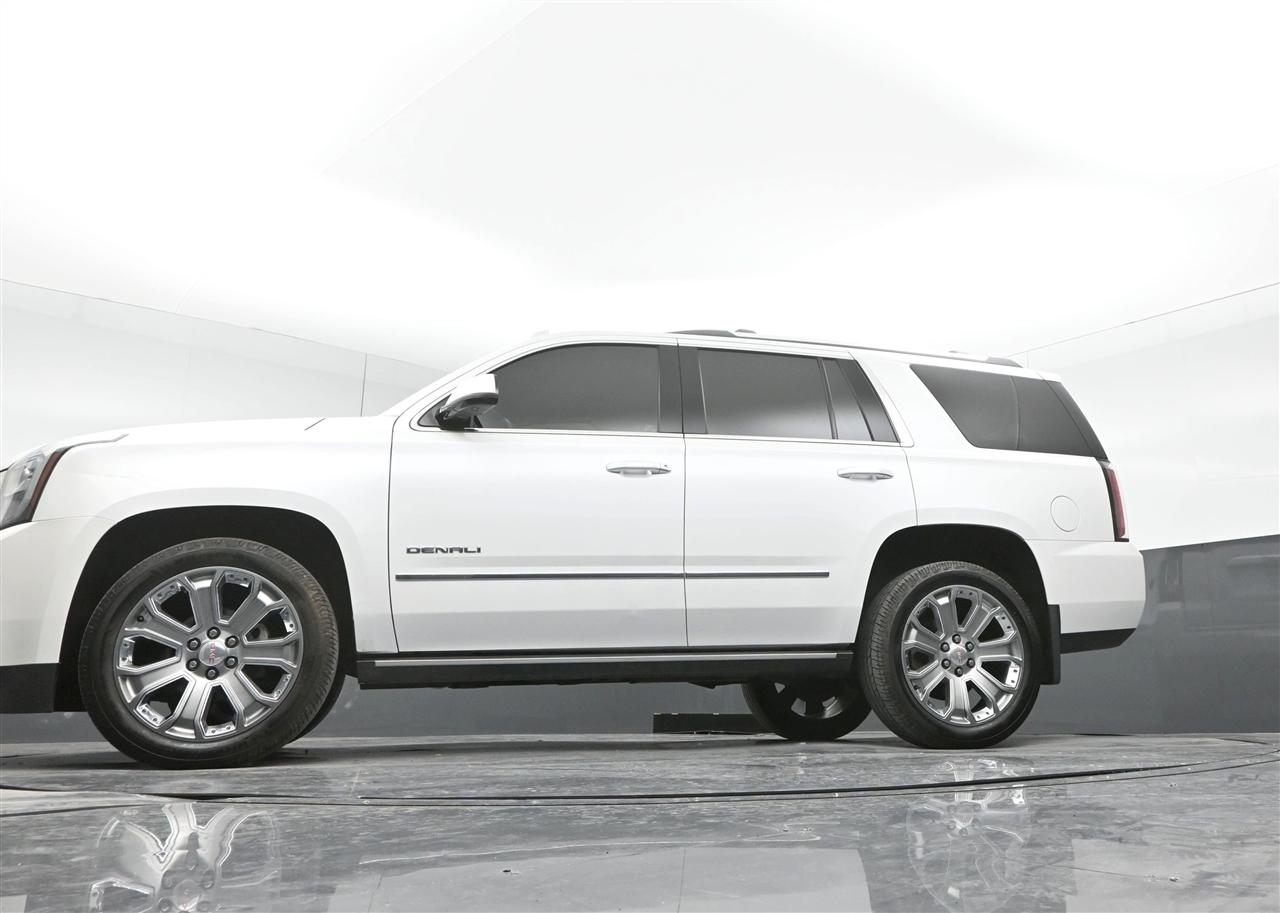 GMC Yukon Denali 4WD 2017