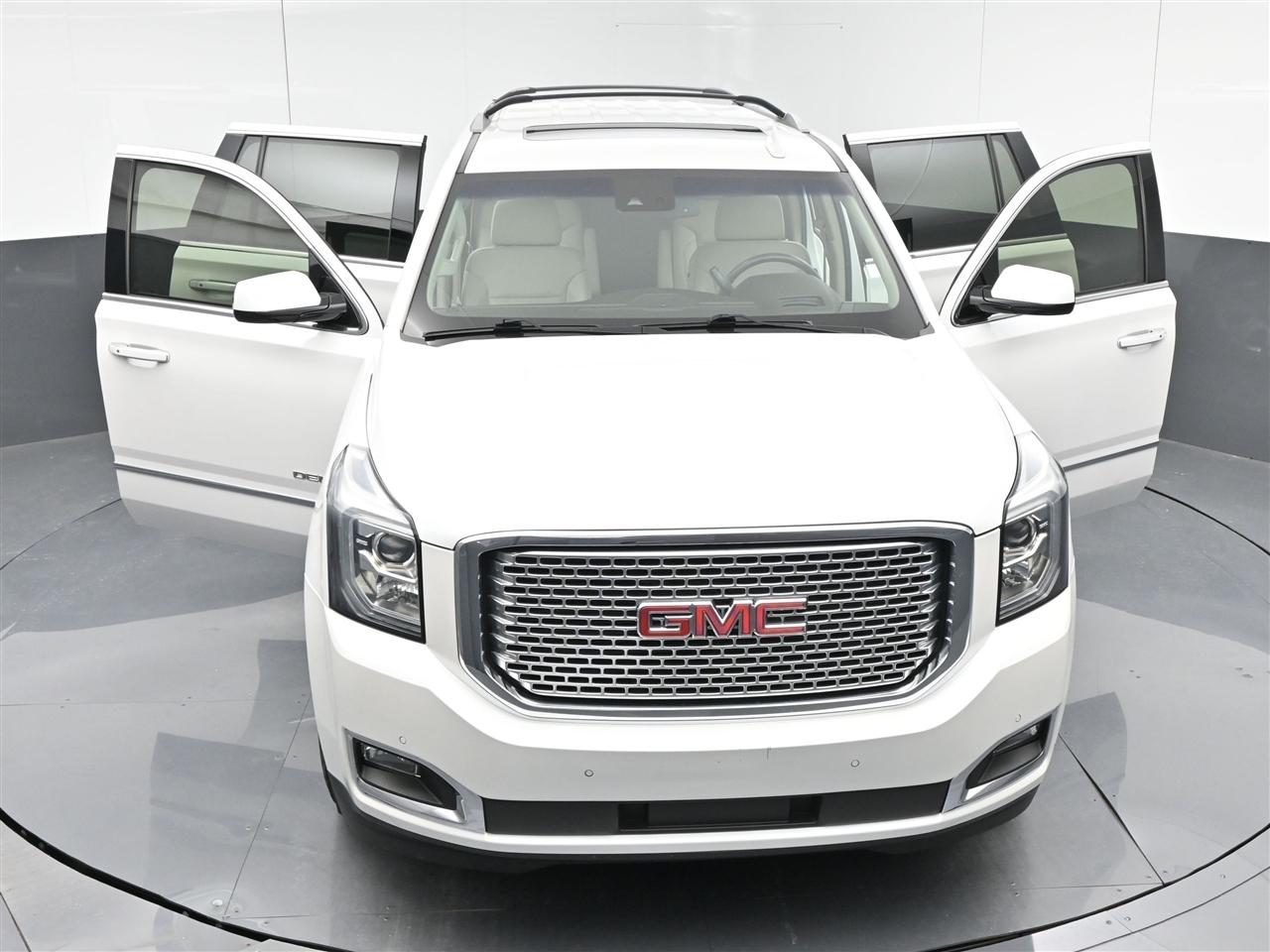 GMC Yukon Denali 4WD 2017