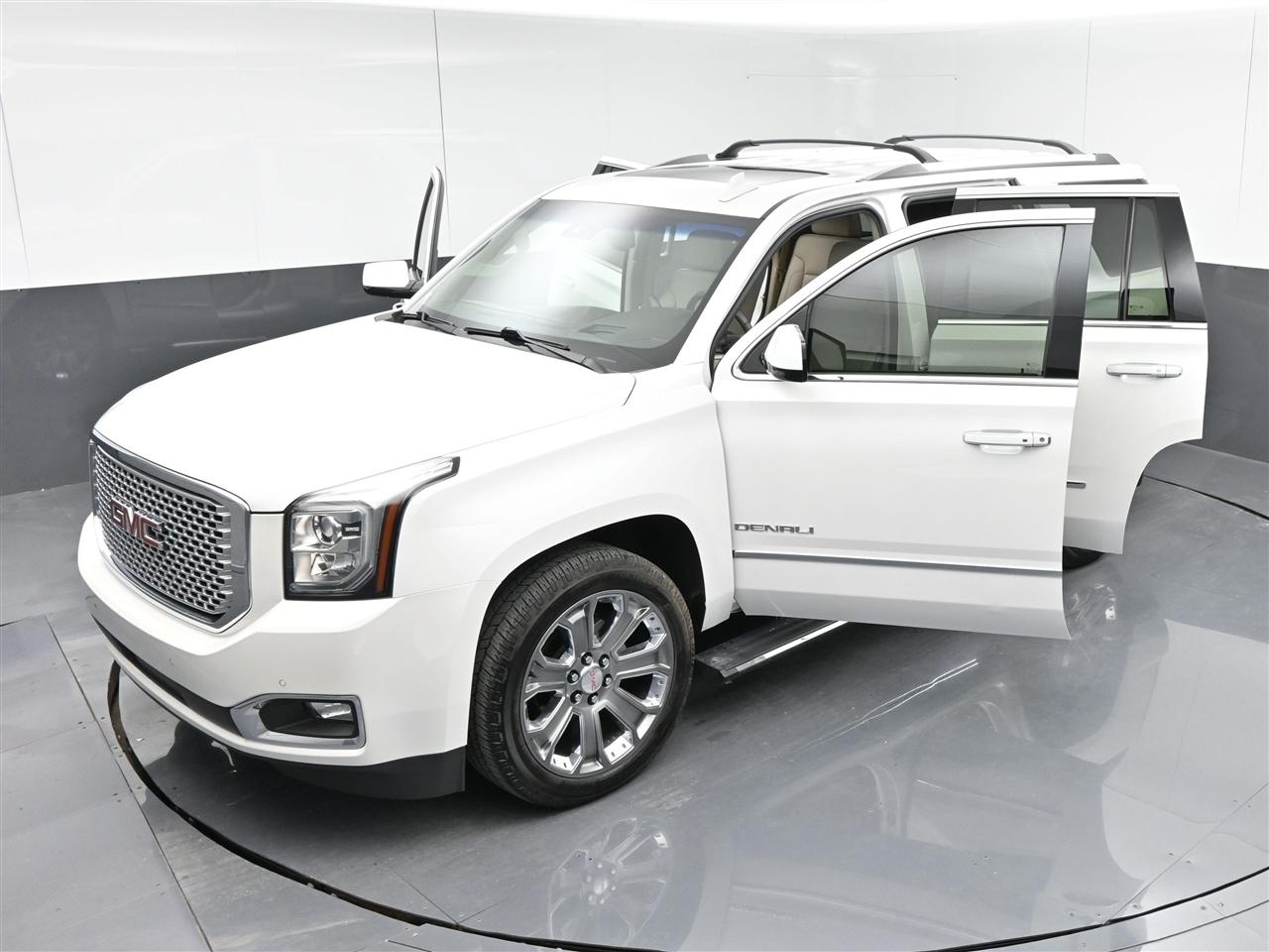 GMC Yukon Denali 4WD 2017