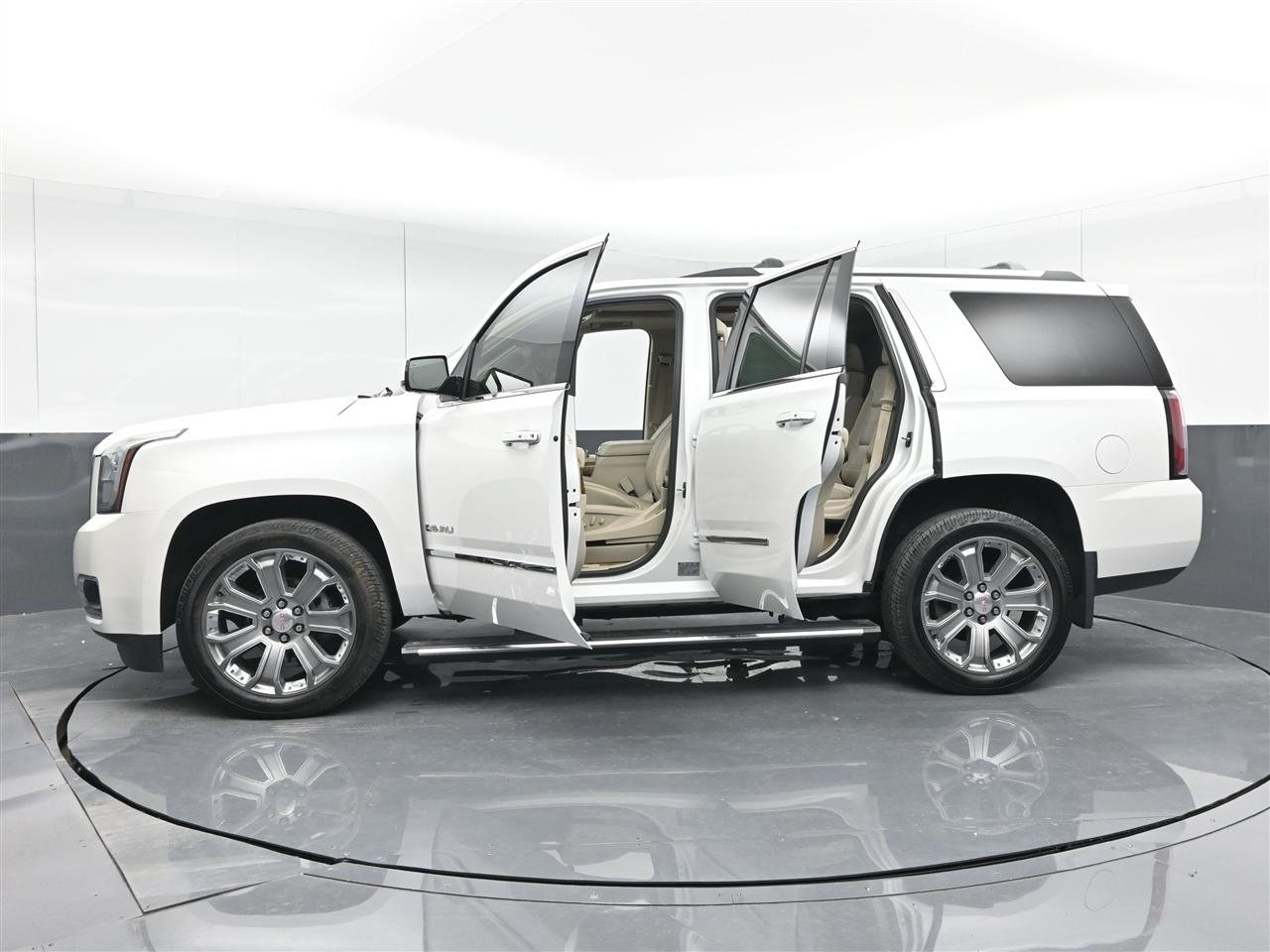 GMC Yukon Denali 4WD 2017