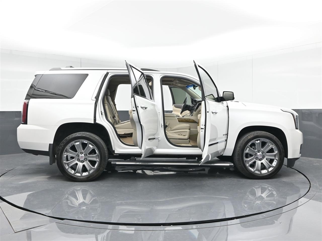 GMC Yukon Denali 4WD 2017