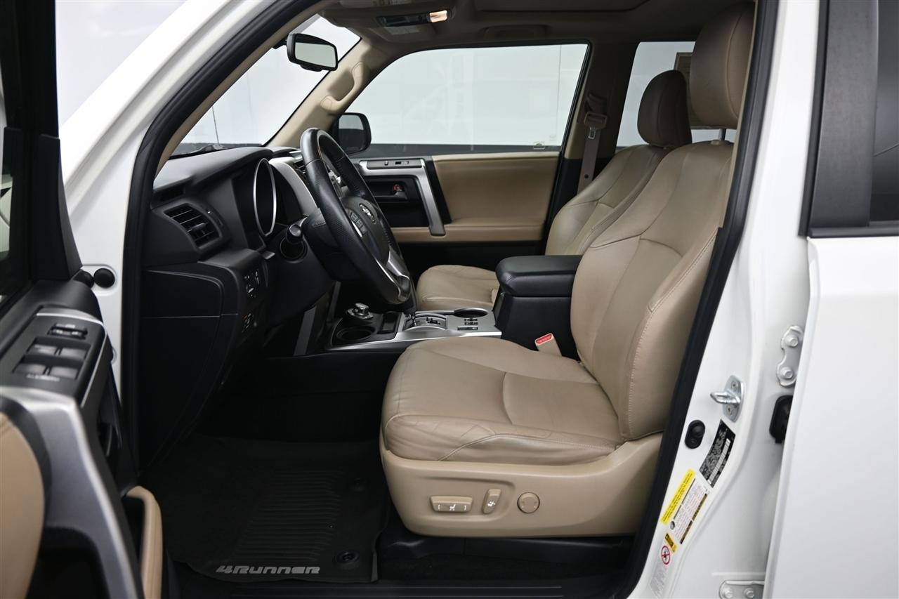 Toyota 4Runner Limited 4WD V6 2013