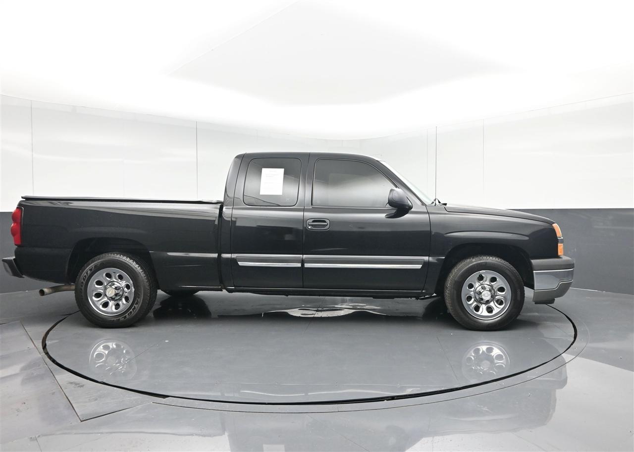Chevrolet Silverado 1500 LS Ext. Cab Short Bed 2WD 2005