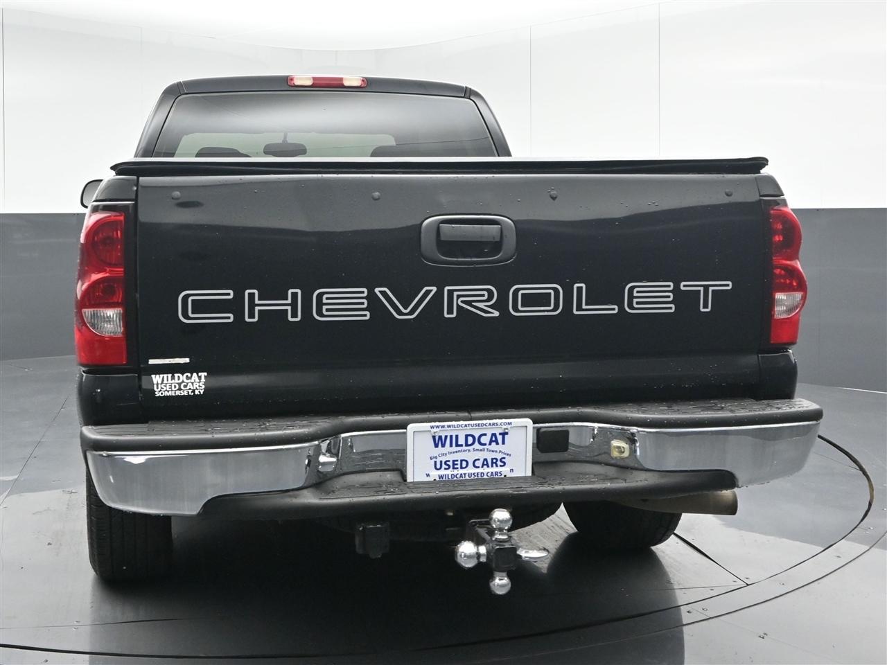 Chevrolet Silverado 1500 LS Ext. Cab Short Bed 2WD 2005