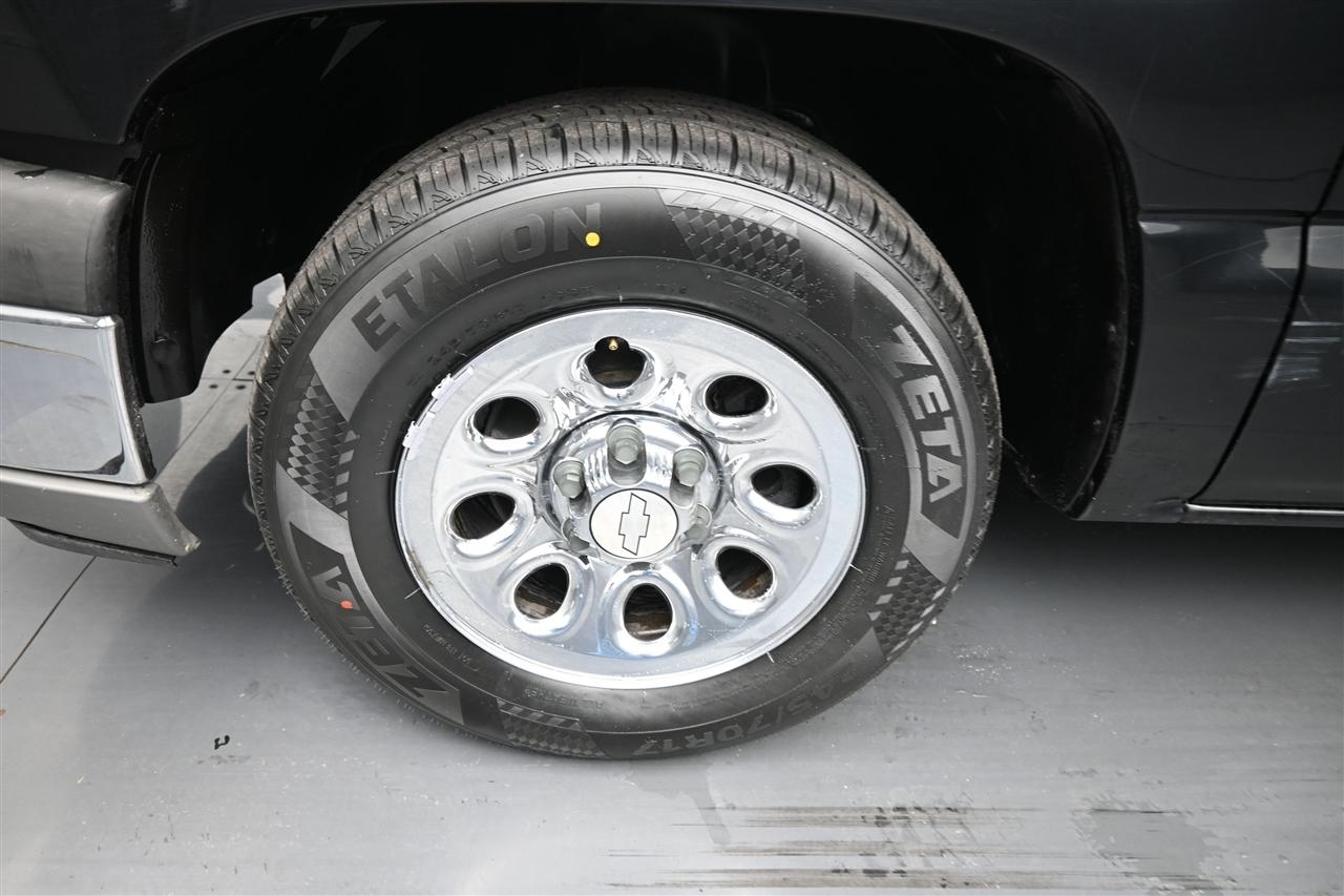 Chevrolet Silverado 1500 LS Ext. Cab Short Bed 2WD 2005