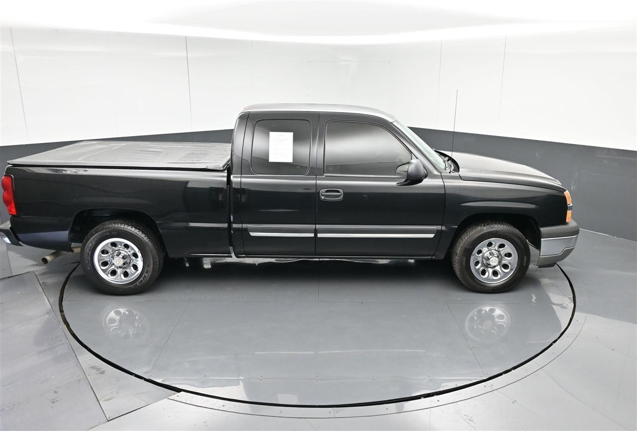 Chevrolet Silverado 1500 LS Ext. Cab Short Bed 2WD 2005