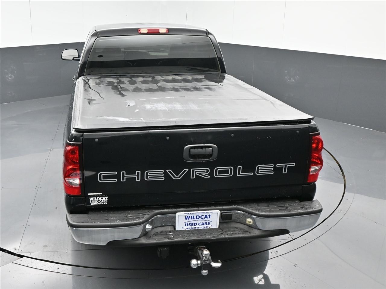 Chevrolet Silverado 1500 LS Ext. Cab Short Bed 2WD 2005