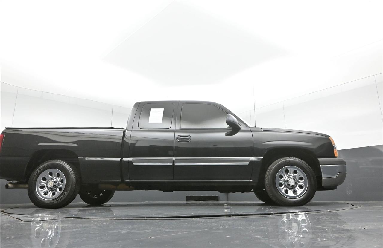 Chevrolet Silverado 1500 LS Ext. Cab Short Bed 2WD 2005