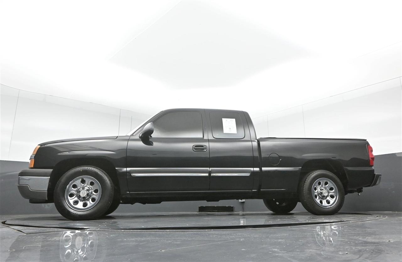 Chevrolet Silverado 1500 LS Ext. Cab Short Bed 2WD 2005