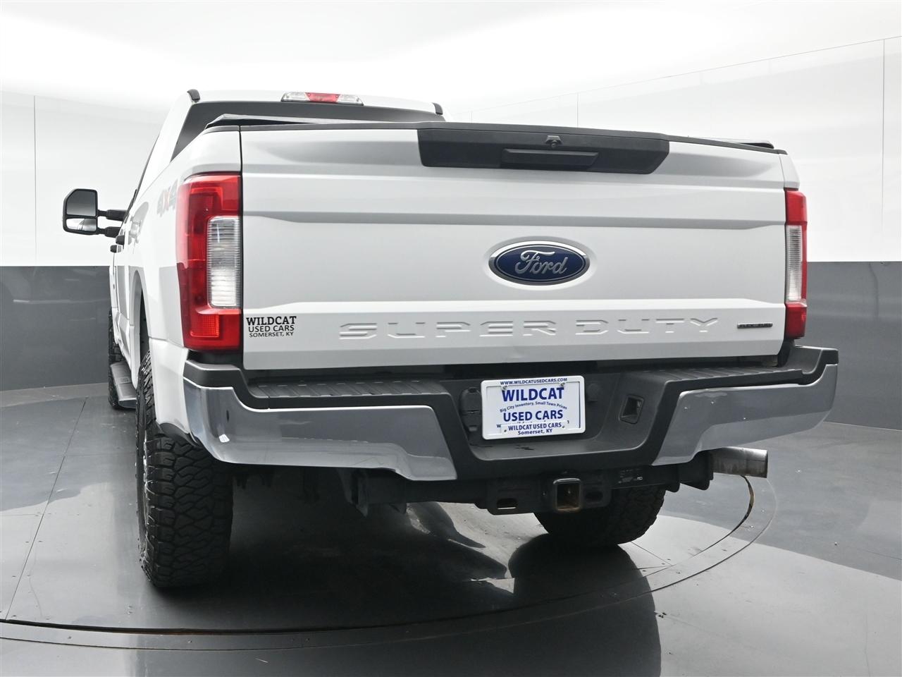 Ford F-250 SD XLT Crew Cab 4WD 2019