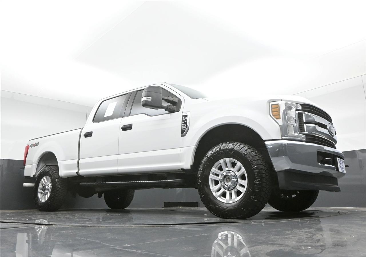 Ford F-250 SD XLT Crew Cab 4WD 2019
