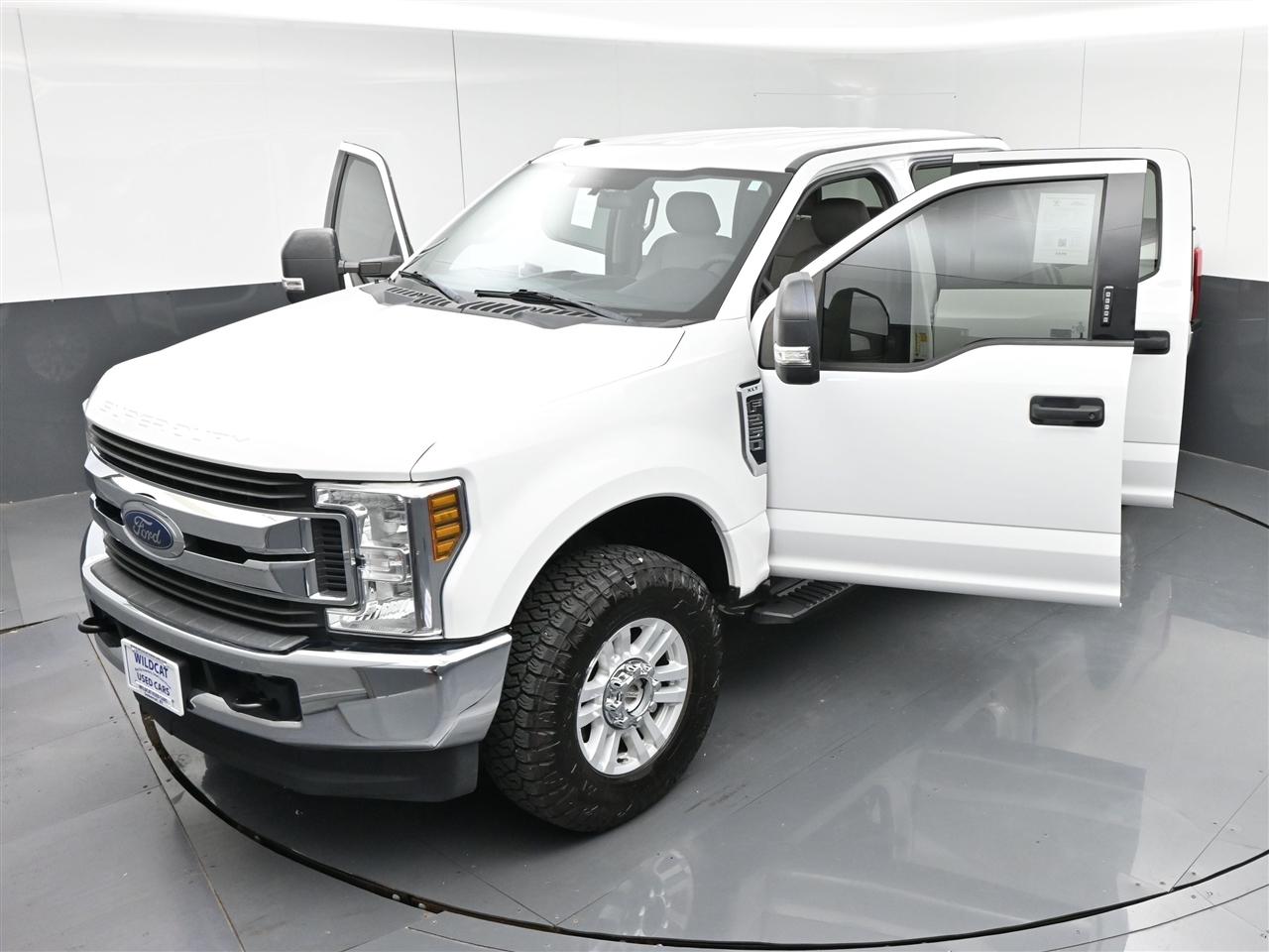 Ford F-250 SD XLT Crew Cab 4WD 2019