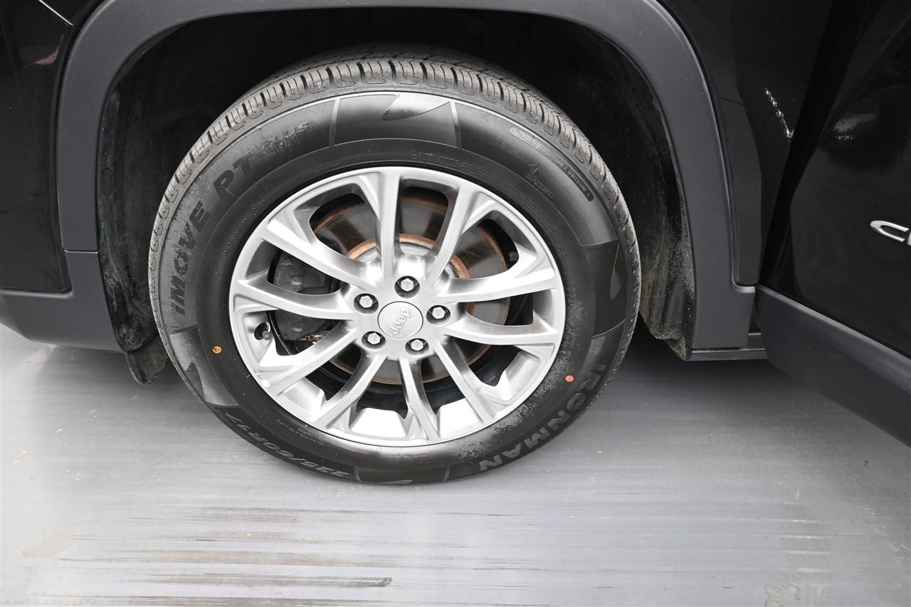 Jeep Cherokee Latitude Plus FWD 2019