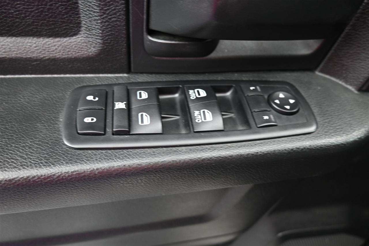 RAM 1500 Tradesman/Express Crew Cab SWB 2WD 2014